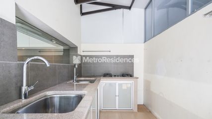 Carlisle Road | Attic Unit with Balcony | Residential View